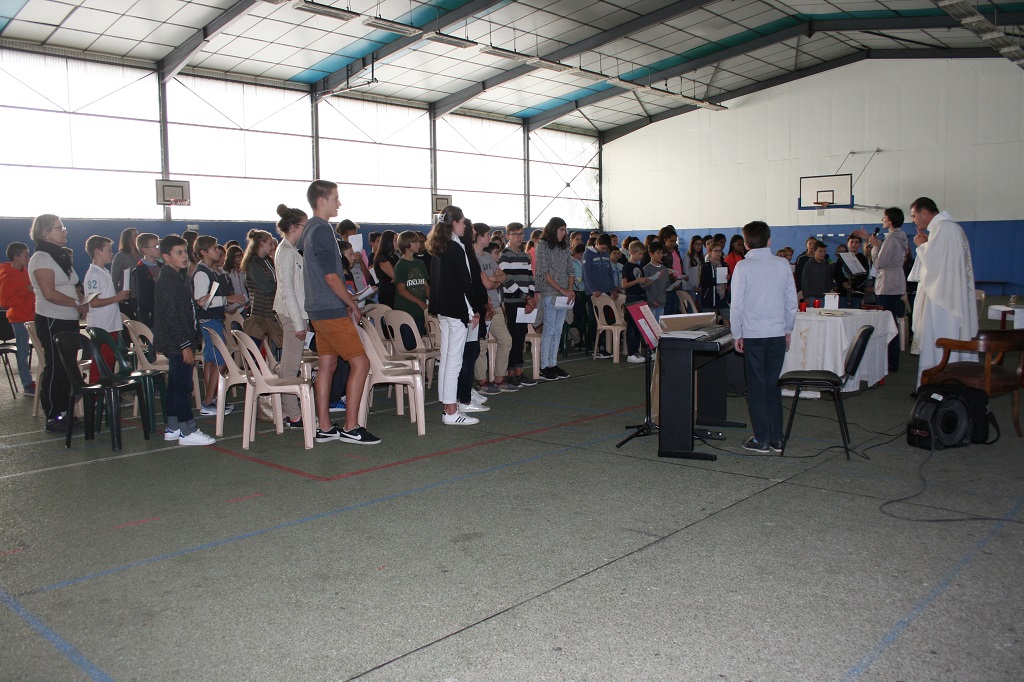 Messe de rentrée de l'établissement.