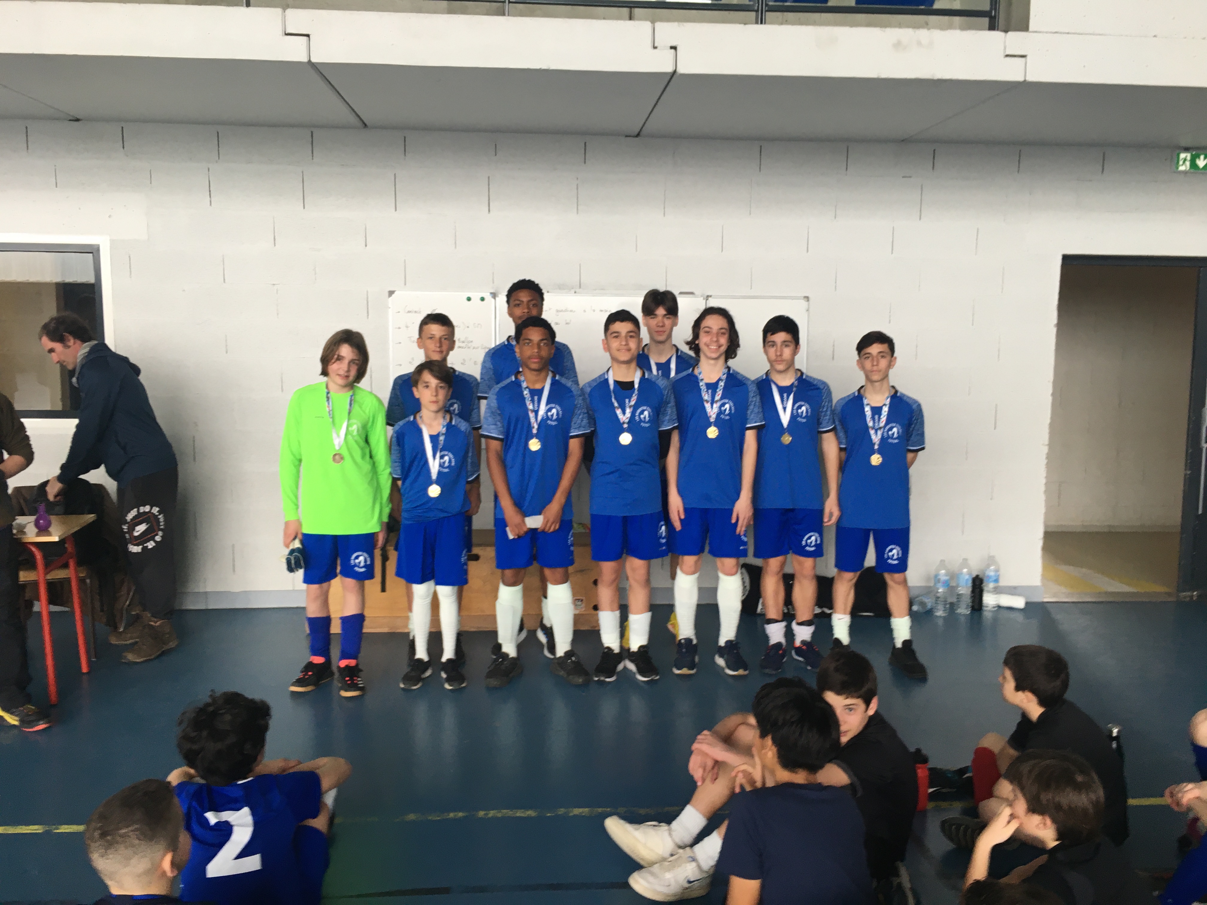 Les joueurs Minimes Maristes de Futsal sacrés "Champions régionaux UGSEL"