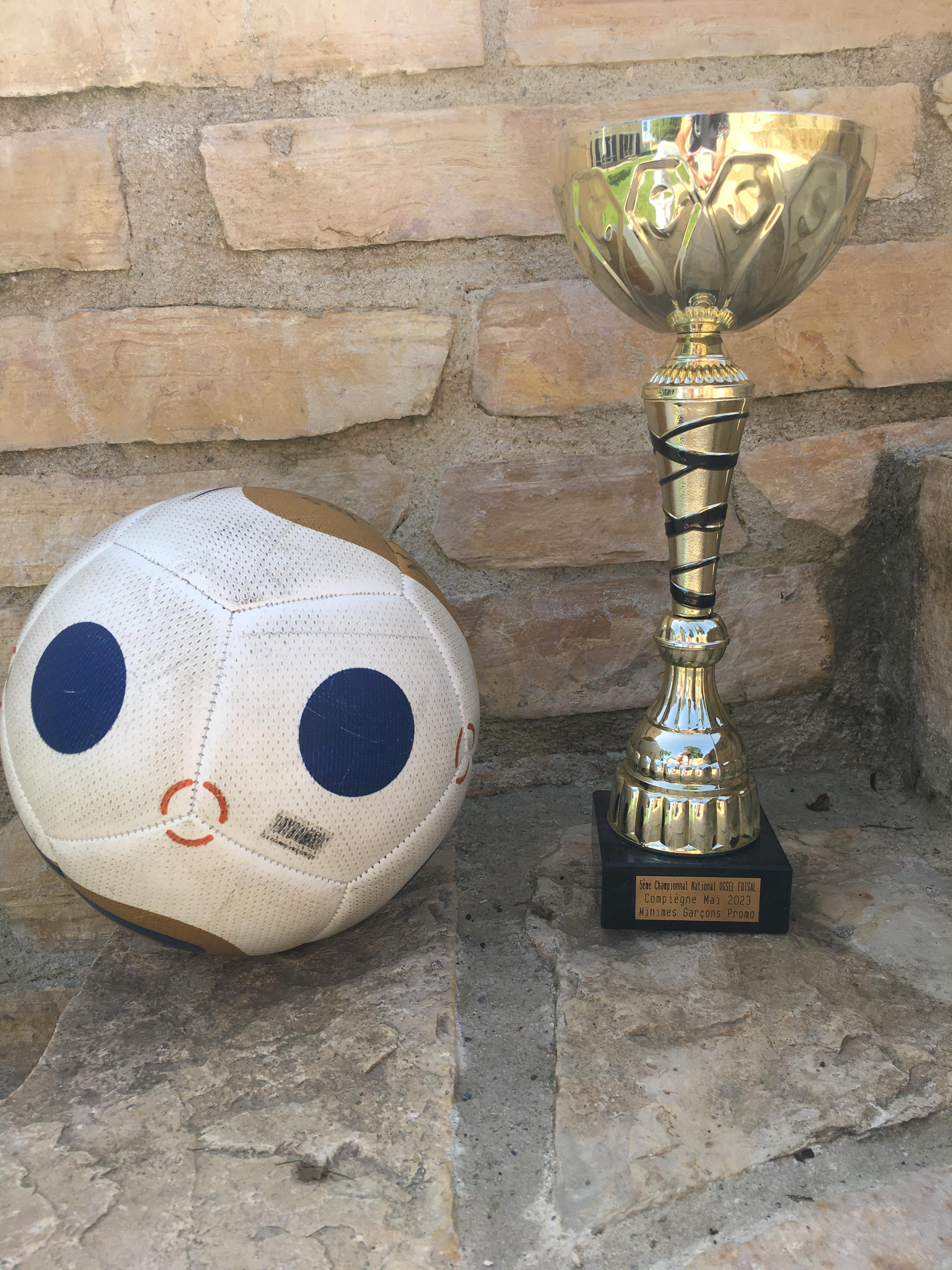 Visuel : Les Maristes champions de futsal : 5ème place nationale !